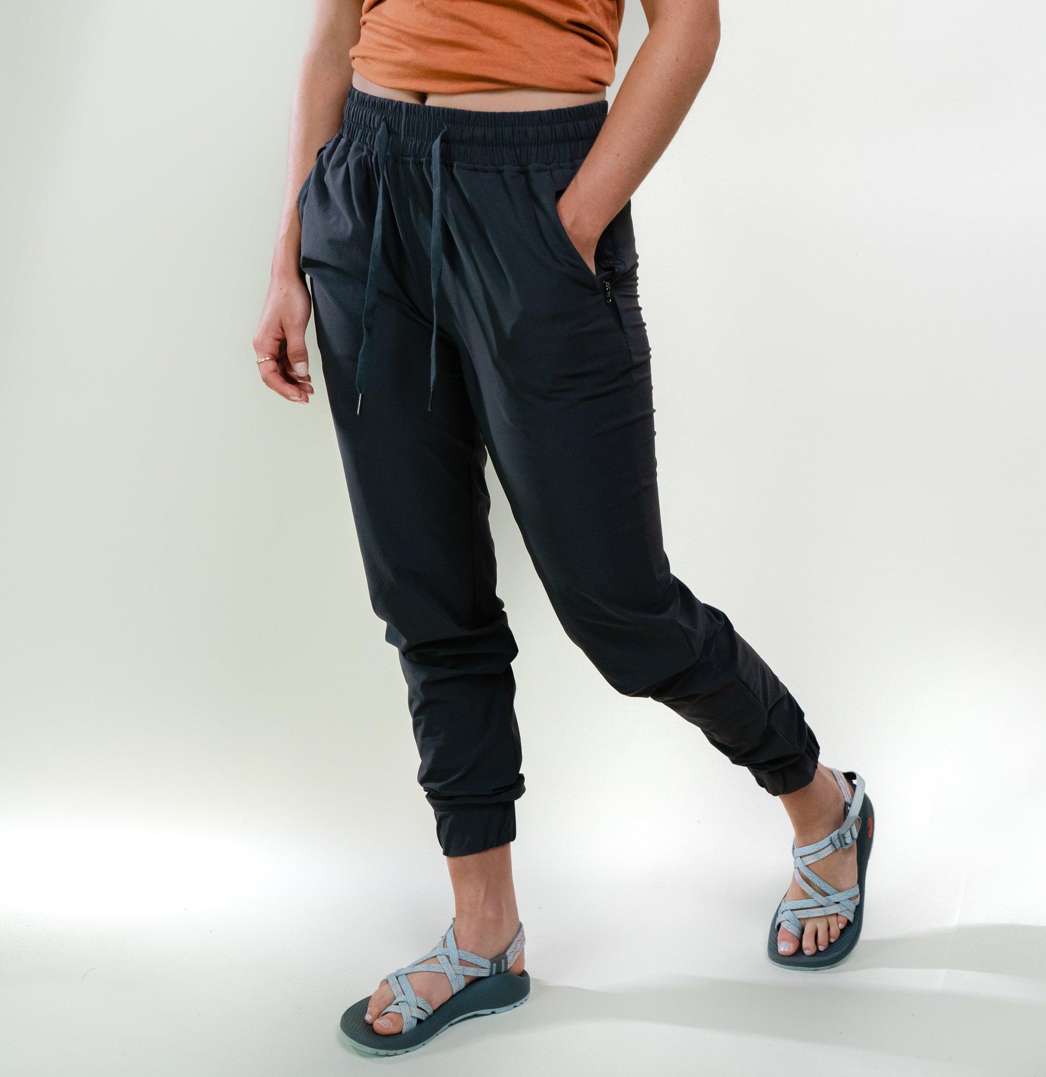 Women's Stretch Tech Jogger (Charcoal)